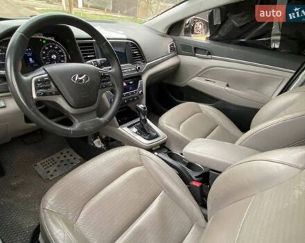 Серый Хендай Элантра, объемом двигателя 2 л и пробегом 150 тыс. км за 2800 $, фото 6 на Automoto.ua
