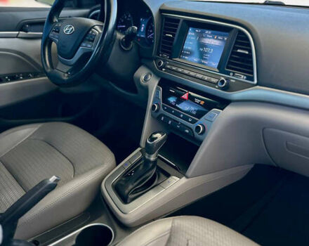 Хендай Элантра 2016 в Днепре (Днепропетровске) на Automoto.ua Серый Хендай Элантра, объемом двигателя 2 л и пробегом 199 тыс. км за 10999 $, фото 24 на Automoto.ua