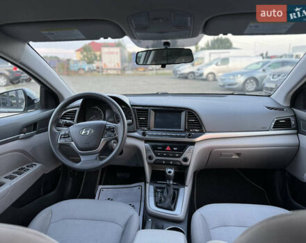 Сірий Хендай Елантра, об'ємом двигуна 2 л та пробігом 135 тис. км за 10899 $, фото 23 на Automoto.ua