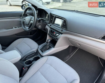 Сірий Хендай Елантра, об'ємом двигуна 2 л та пробігом 135 тис. км за 10899 $, фото 27 на Automoto.ua