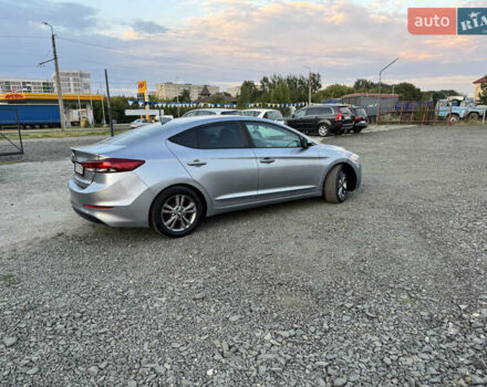 Сірий Хендай Елантра, об'ємом двигуна 2 л та пробігом 135 тис. км за 10899 $, фото 4 на Automoto.ua