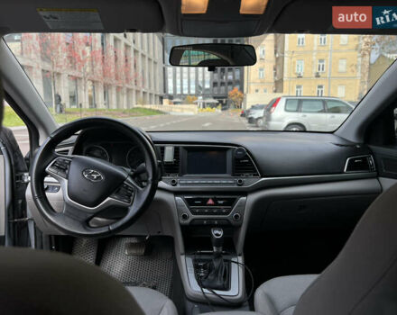 Серый Хендай Элантра, объемом двигателя 2 л и пробегом 115 тыс. км за 12000 $, фото 14 на Automoto.ua