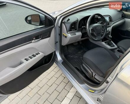 Сірий Хендай Елантра, об'ємом двигуна 2 л та пробігом 225 тис. км за 10300 $, фото 6 на Automoto.ua