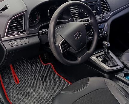 Сірий Хендай Елантра, об'ємом двигуна 1.6 л та пробігом 176 тис. км за 12500 $, фото 12 на Automoto.ua