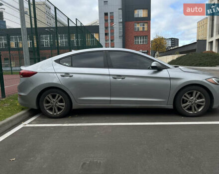 Серый Хендай Элантра, объемом двигателя 2 л и пробегом 115 тыс. км за 12000 $, фото 3 на Automoto.ua