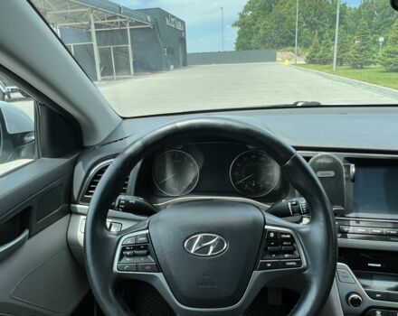 Серый Хендай Элантра, объемом двигателя 2 л и пробегом 180 тыс. км за 12000 $, фото 10 на Automoto.ua