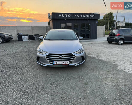 Сірий Хендай Елантра, об'ємом двигуна 2 л та пробігом 135 тис. км за 10899 $, фото 2 на Automoto.ua