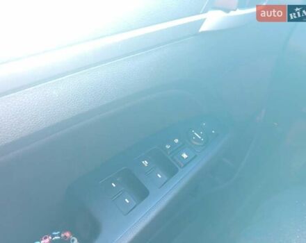 Серый Хендай Элантра, объемом двигателя 2 л и пробегом 81 тыс. км за 12000 $, фото 5 на Automoto.ua