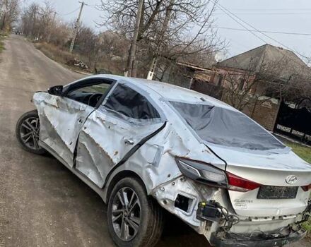 Серый Хендай Элантра, объемом двигателя 2 л и пробегом 150 тыс. км за 2800 $, фото 8 на Automoto.ua