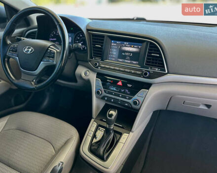 Хендай Элантра 2016 в Днепре (Днепропетровске) на Automoto.ua Серый Хендай Элантра, объемом двигателя 2 л и пробегом 199 тыс. км за 10999 $, фото 22 на Automoto.ua