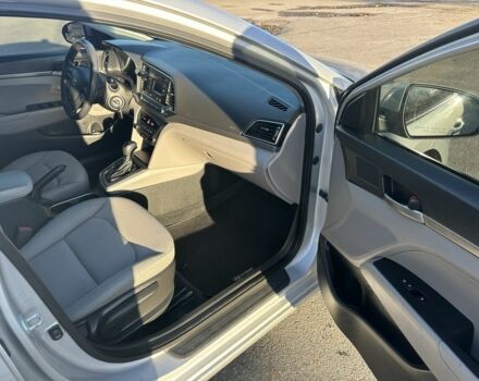 Серый Хендай Элантра, объемом двигателя 2 л и пробегом 186 тыс. км за 10500 $, фото 9 на Automoto.ua