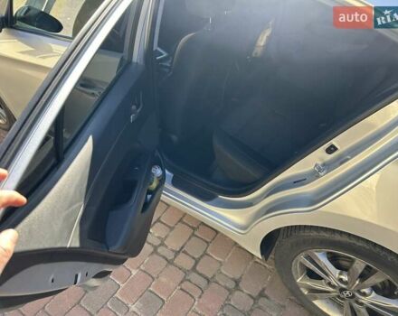 Серый Хендай Элантра, объемом двигателя 2 л и пробегом 198 тыс. км за 12500 $, фото 9 на Automoto.ua