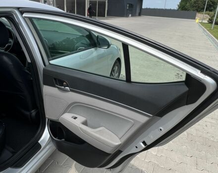 Серый Хендай Элантра, объемом двигателя 2 л и пробегом 180 тыс. км за 12000 $, фото 12 на Automoto.ua