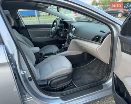 Сірий Хендай Елантра, об'ємом двигуна 2 л та пробігом 135 тис. км за 10899 $, фото 26 на Automoto.ua