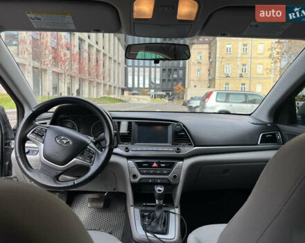 Серый Хендай Элантра, объемом двигателя 2 л и пробегом 115 тыс. км за 12000 $, фото 17 на Automoto.ua