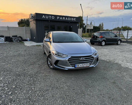 Сірий Хендай Елантра, об'ємом двигуна 2 л та пробігом 135 тис. км за 10899 $, фото 1 на Automoto.ua