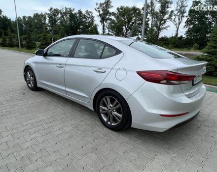 Серый Хендай Элантра, объемом двигателя 2 л и пробегом 180 тыс. км за 12000 $, фото 5 на Automoto.ua