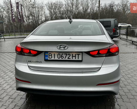 Серый Хендай Элантра, объемом двигателя 2 л и пробегом 190 тыс. км за 10200 $, фото 3 на Automoto.ua