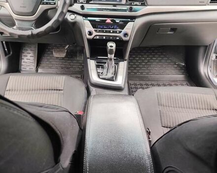 Серый Хендай Элантра, объемом двигателя 2 л и пробегом 179 тыс. км за 13800 $, фото 25 на Automoto.ua