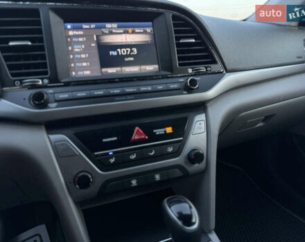 Сірий Хендай Елантра, об'ємом двигуна 2 л та пробігом 135 тис. км за 10899 $, фото 30 на Automoto.ua