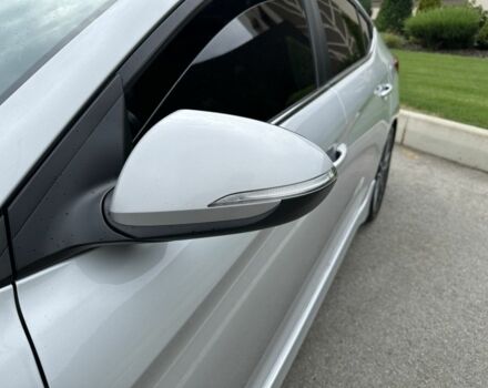 Сірий Хендай Елантра, об'ємом двигуна 1.6 л та пробігом 140 тис. км за 12200 $, фото 12 на Automoto.ua