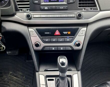 Хендай Элантра 2017 в Кропивницком (Кировограде) на Automoto.ua Серый Хендай Элантра, объемом двигателя 2 л и пробегом 177 тыс. км за 10900 $, фото 8 на Automoto.ua