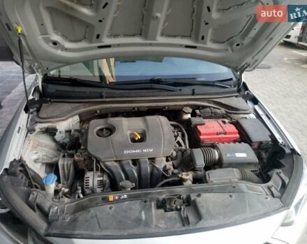 Серый Хендай Элантра, объемом двигателя 2 л и пробегом 160 тыс. км за 12100 $, фото 9 на Automoto.ua