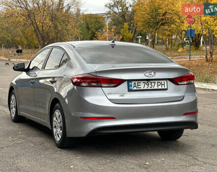 Хендай Элантра 2017 в Днепре (Днепропетровске) на Automoto.ua Серый Хендай Элантра, объемом двигателя 2 л и пробегом 137 тыс. км за 9999 $, фото 5 на Automoto.ua