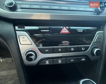 Сірий Хендай Елантра, об'ємом двигуна 2 л та пробігом 158 тис. км за 11000 $, фото 20 на Automoto.ua