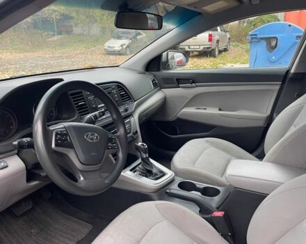 Серый Хендай Элантра, объемом двигателя 2 л и пробегом 220 тыс. км за 5999 $, фото 4 на Automoto.ua