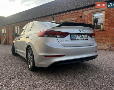 Сірий Хендай Елантра, об'ємом двигуна 2 л та пробігом 101 тис. км за 11900 $, фото 11 на Automoto.ua