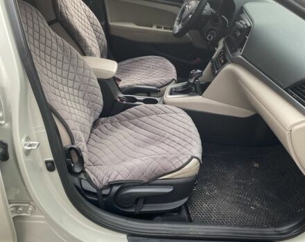 Серый Хендай Элантра, объемом двигателя 2 л и пробегом 205 тыс. км за 11100 $, фото 5 на Automoto.ua