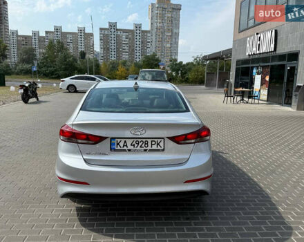 Сірий Хендай Елантра, об'ємом двигуна 2 л та пробігом 82 тис. км за 15500 $, фото 5 на Automoto.ua