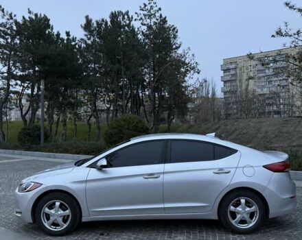 Серый Хендай Элантра, объемом двигателя 2 л и пробегом 228 тыс. км за 10800 $, фото 1 на Automoto.ua