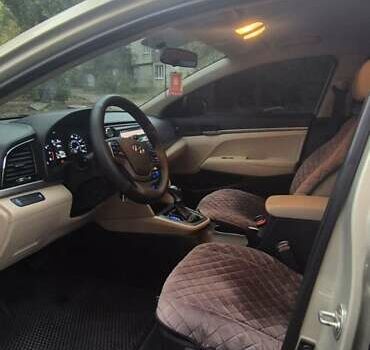 Хендай Элантра 2017 в Новомосковске на Automoto.ua Серый Хендай Элантра, объемом двигателя 2 л и пробегом 205 тыс. км за 9700 $, фото 7 на Automoto.ua