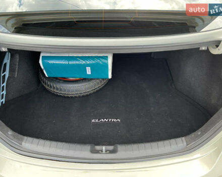Серый Хендай Элантра, объемом двигателя 2 л и пробегом 135 тыс. км за 12300 $, фото 14 на Automoto.ua