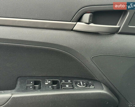 Сірий Хендай Елантра, об'ємом двигуна 2 л та пробігом 148 тис. км за 9900 $, фото 22 на Automoto.ua