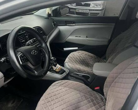 Серый Хендай Элантра, объемом двигателя 2 л и пробегом 124 тыс. км за 11600 $, фото 9 на Automoto.ua