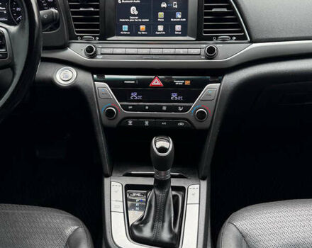 Серый Хендай Элантра, объемом двигателя 2 л и пробегом 132 тыс. км за 13500 $, фото 9 на Automoto.ua