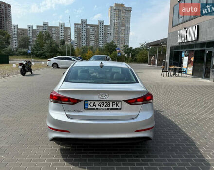 Сірий Хендай Елантра, об'ємом двигуна 2 л та пробігом 82 тис. км за 15500 $, фото 6 на Automoto.ua