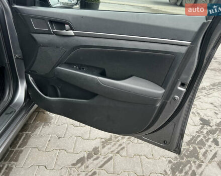 Сірий Хендай Елантра, об'ємом двигуна 2 л та пробігом 79 тис. км за 9900 $, фото 12 на Automoto.ua