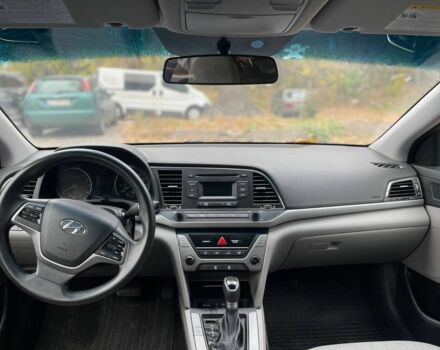 Серый Хендай Элантра, объемом двигателя 2 л и пробегом 220 тыс. км за 5999 $, фото 5 на Automoto.ua