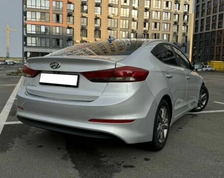Сірий Хендай Елантра, об'ємом двигуна 2 л та пробігом 110 тис. км за 8800 $, фото 3 на Automoto.ua