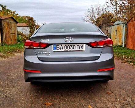 Хендай Элантра 2017 в Кропивницком (Кировограде) на Automoto.ua Серый Хендай Элантра, объемом двигателя 2 л и пробегом 177 тыс. км за 10900 $, фото 3 на Automoto.ua