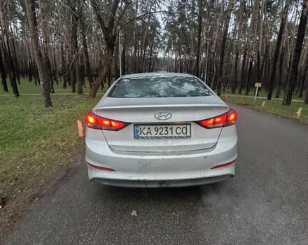 Серый Хендай Элантра, объемом двигателя 2 л и пробегом 161 тыс. км за 7300 $, фото 4 на Automoto.ua