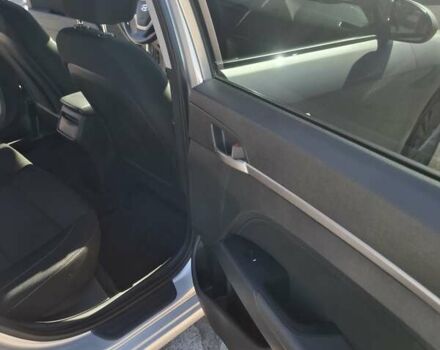 Сірий Хендай Елантра, об'ємом двигуна 2 л та пробігом 114 тис. км за 11500 $, фото 17 на Automoto.ua