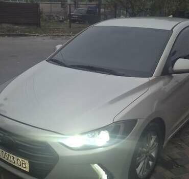 Хендай Элантра 2017 в Новомосковске на Automoto.ua Серый Хендай Элантра, объемом двигателя 2 л и пробегом 205 тыс. км за 9700 $, фото 3 на Automoto.ua