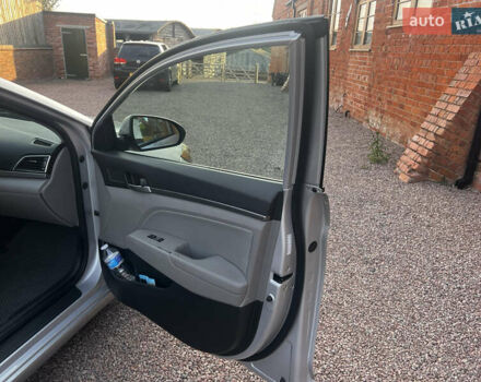 Сірий Хендай Елантра, об'ємом двигуна 2 л та пробігом 101 тис. км за 11900 $, фото 21 на Automoto.ua