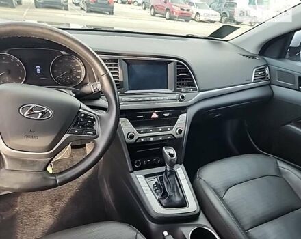 Серый Хендай Элантра, объемом двигателя 2 л и пробегом 100 тыс. км за 2900 $, фото 3 на Automoto.ua