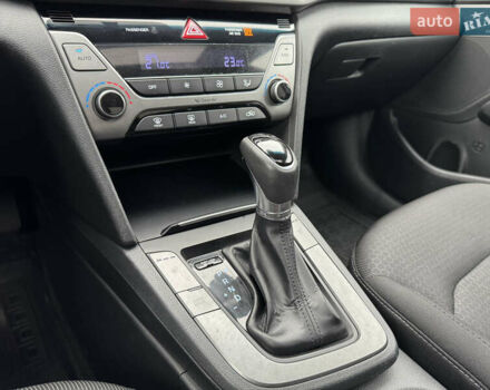 Сірий Хендай Елантра, об'ємом двигуна 2 л та пробігом 148 тис. км за 9900 $, фото 14 на Automoto.ua